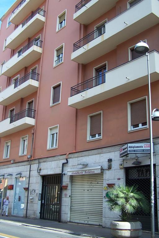 كالياري B&B In Centro المظهر الخارجي الصورة